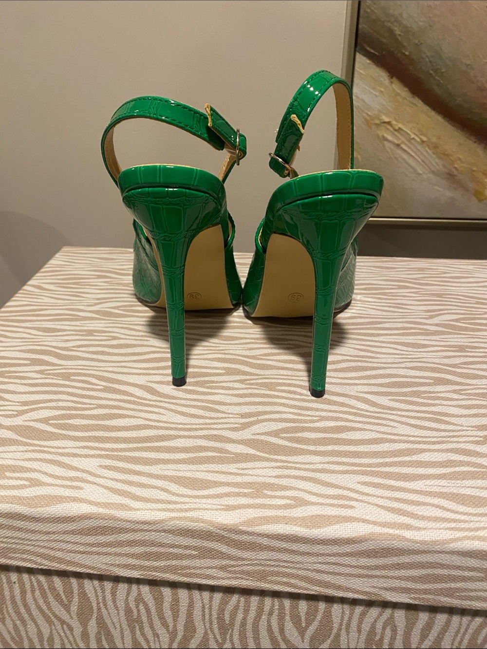 Green Patent Slingback Pointed-Toe High Heels Pumps embossed🐍 - Picture 5 of 9